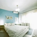 Апартаменты Jimmis Old House *